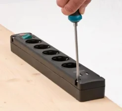 Brennenstuhl Bremounta Steckdosenleiste mit USB-Ladefunktion 5fach schwarz 3 m H05VV-F 3G1,5 mit Schalter - 1150660315