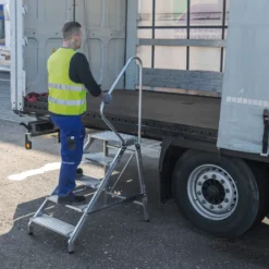 Günzburger Steigtechnik Montagetritt mit Handlauf 2 Stufen - 050178