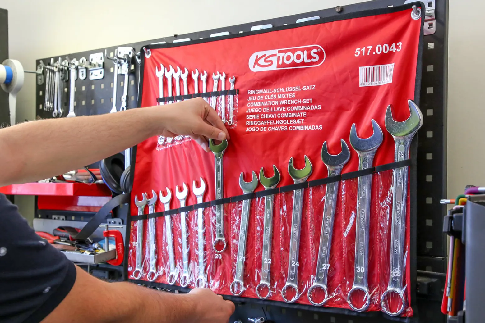 KS TOOLS Ringmaulschlüssel-Satz abgewinkelt 21tlg. 6 - 32 mm + GRATIS Besteck-Set 3tlg.