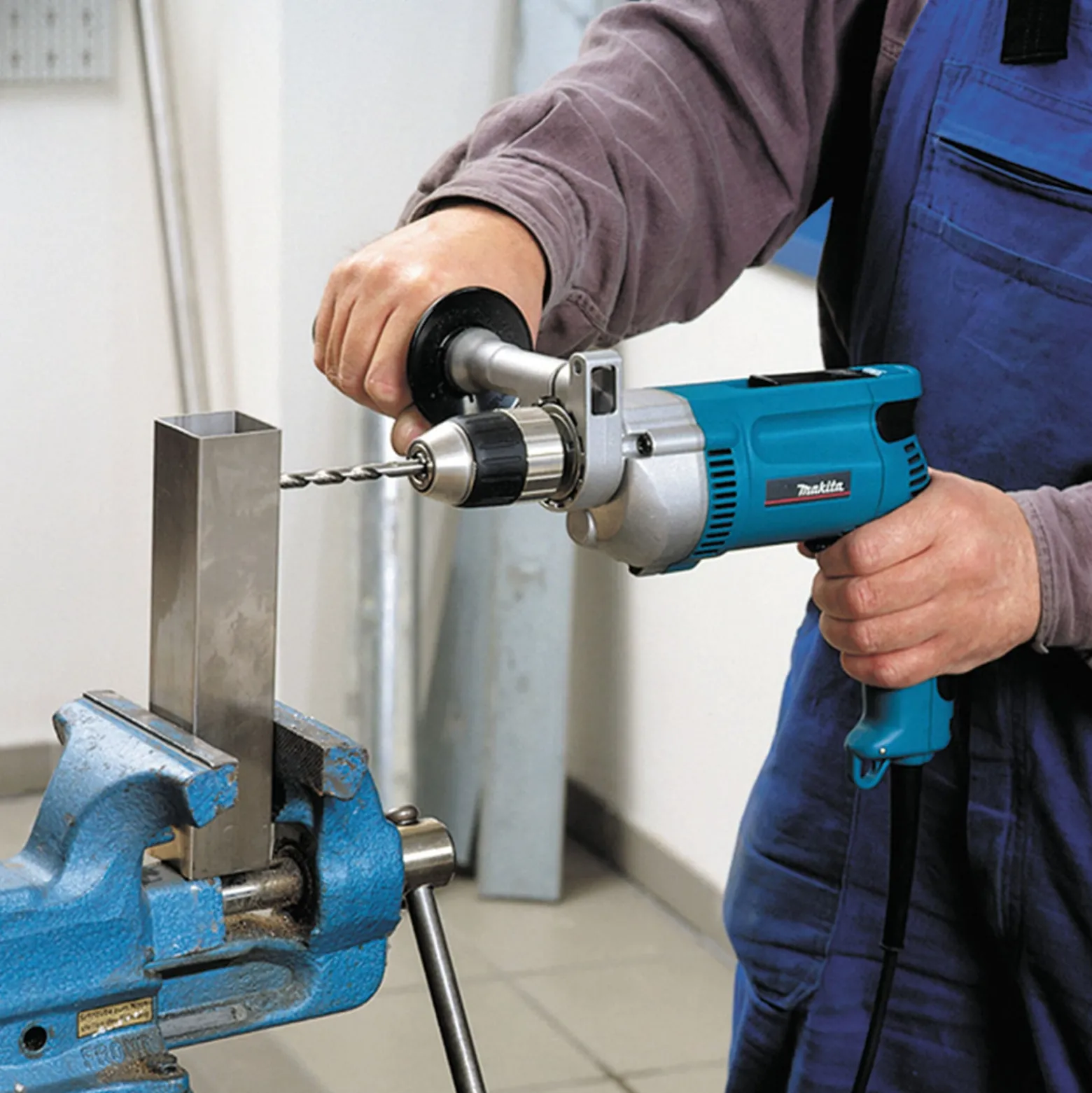 Makita DP3003J Bohrmaschine 710 W im MAKPAC