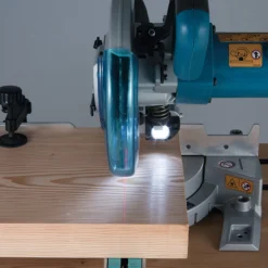 Makita LS0815FLN Kapp- und Gehrungssäge 216 mm 1.400 W