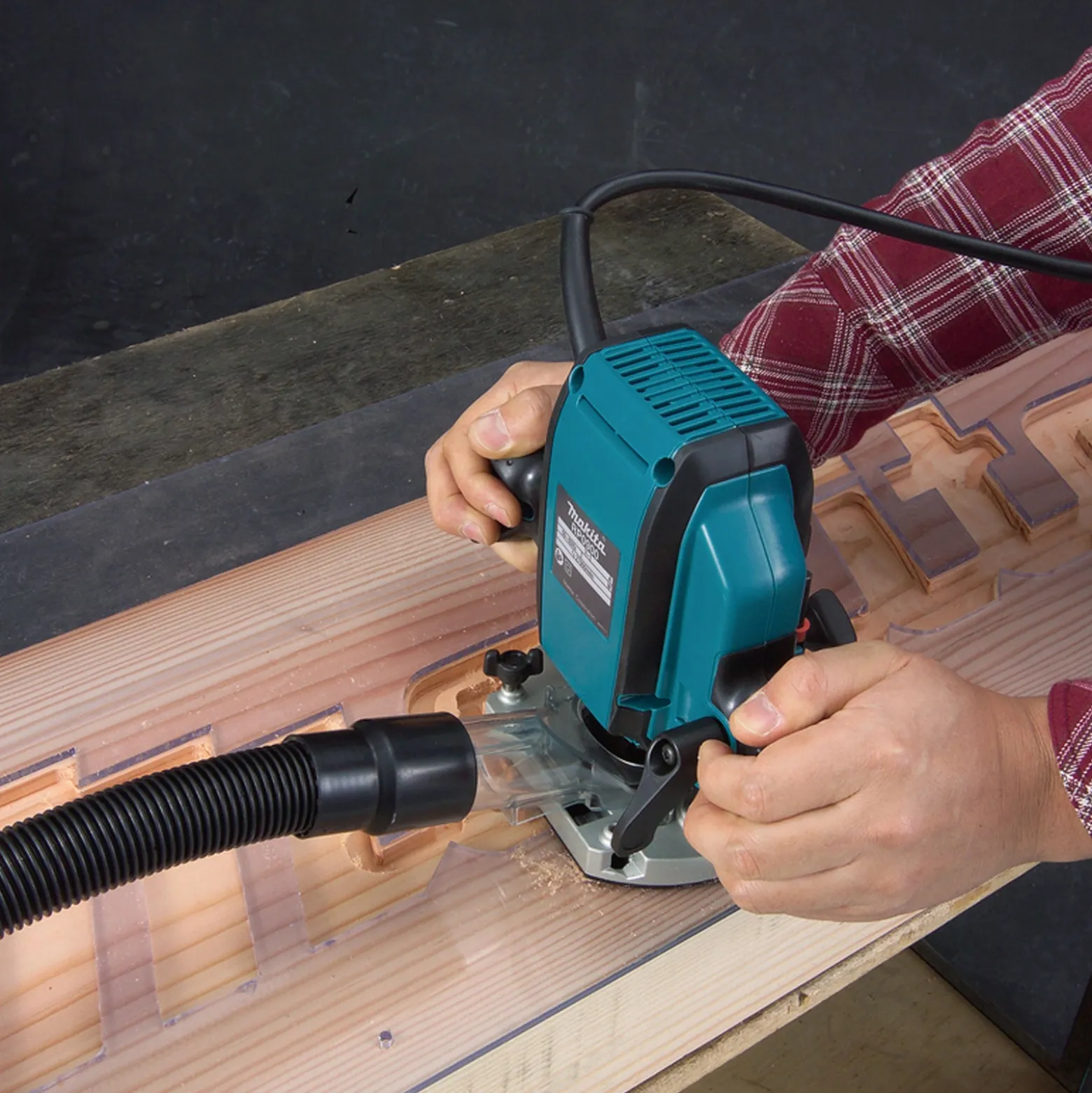 Makita RP0900J Oberfräse 900 W